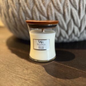 Kaars Woodwick Medium White Teak Kaarsen